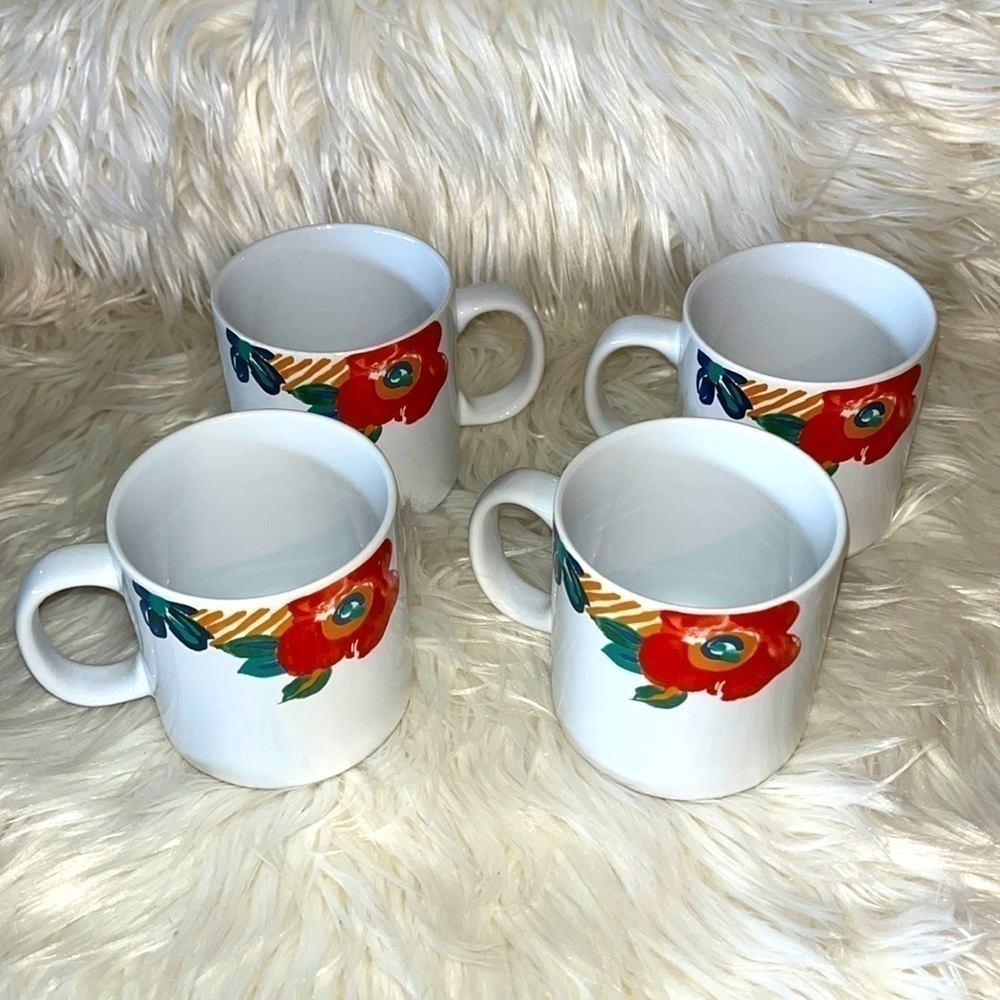 Vintage Set of 4 Design Concepts floral mugs.
